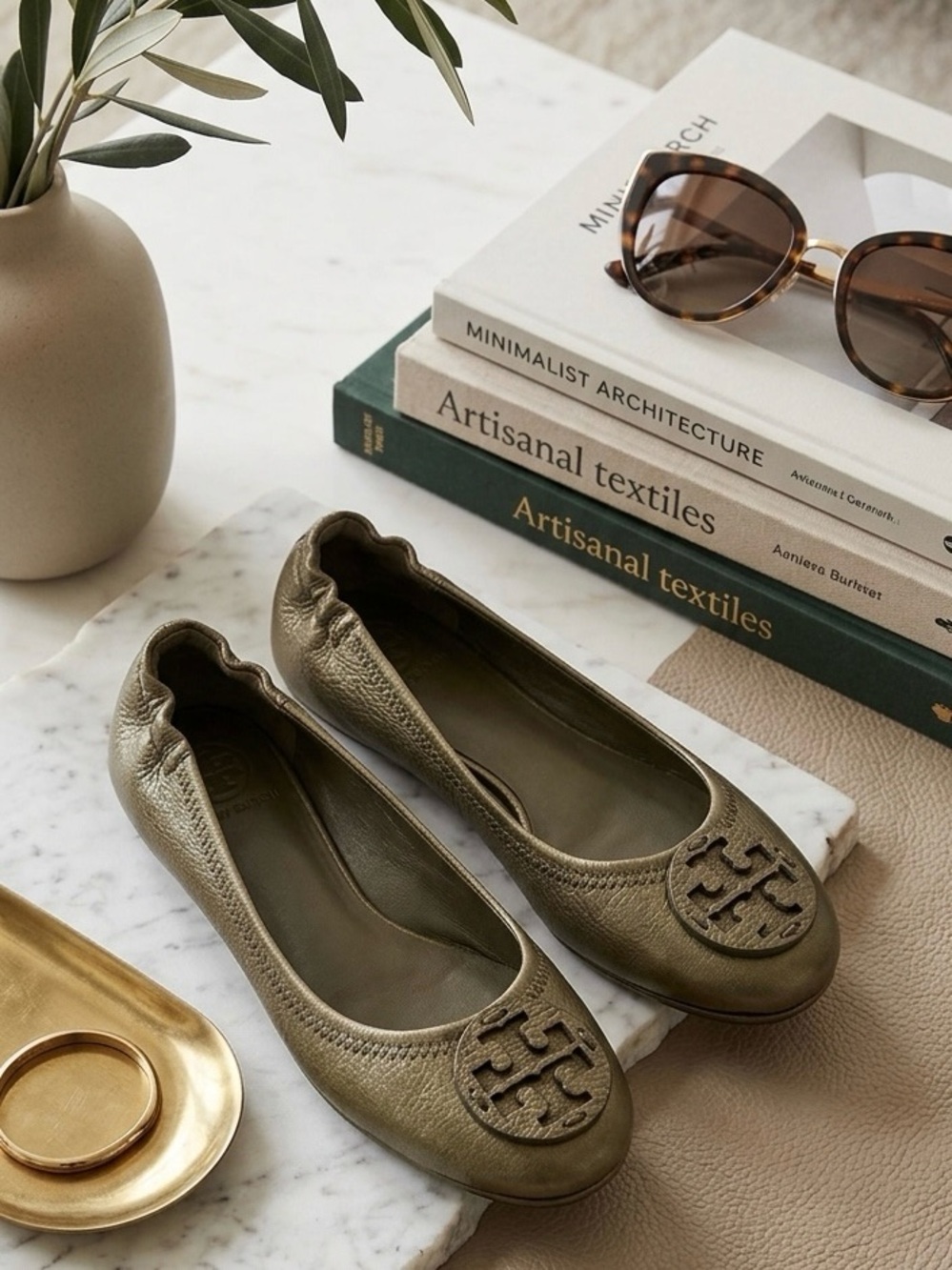 Tory Burch Minnie Travel Ballet Flats in Olive Green Pebbled Leather Size 7